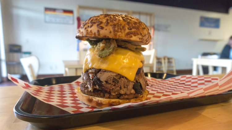 H&D BBQ bosatch burger