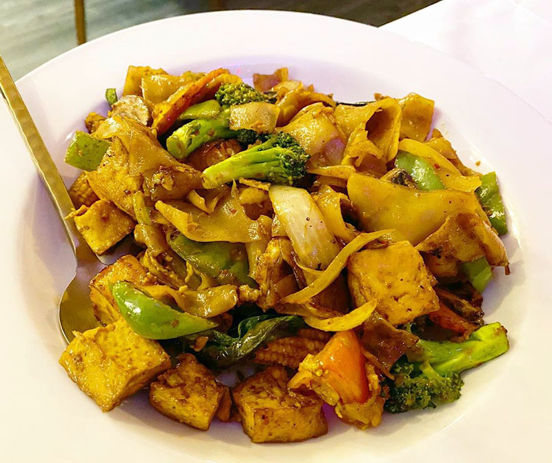 Kao Thai - tofu drunken noodles (Salt Plate City)