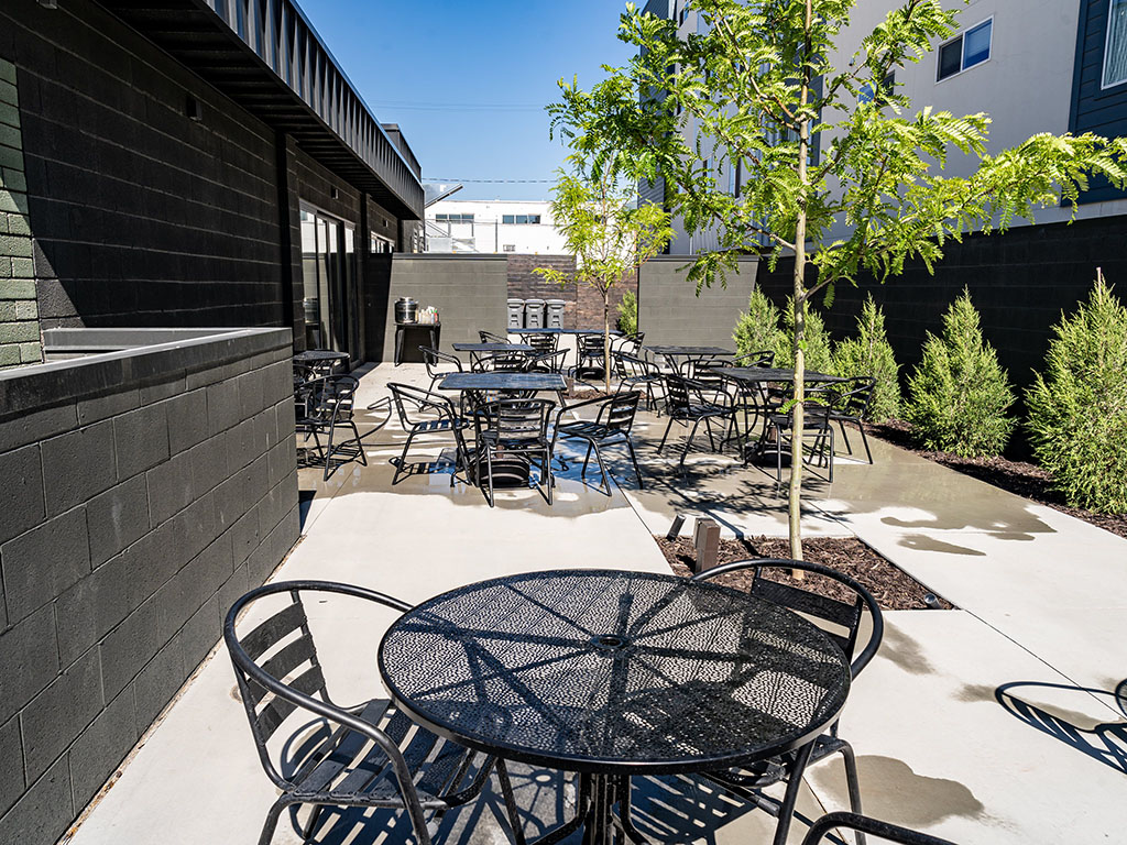 The Pearl - patio